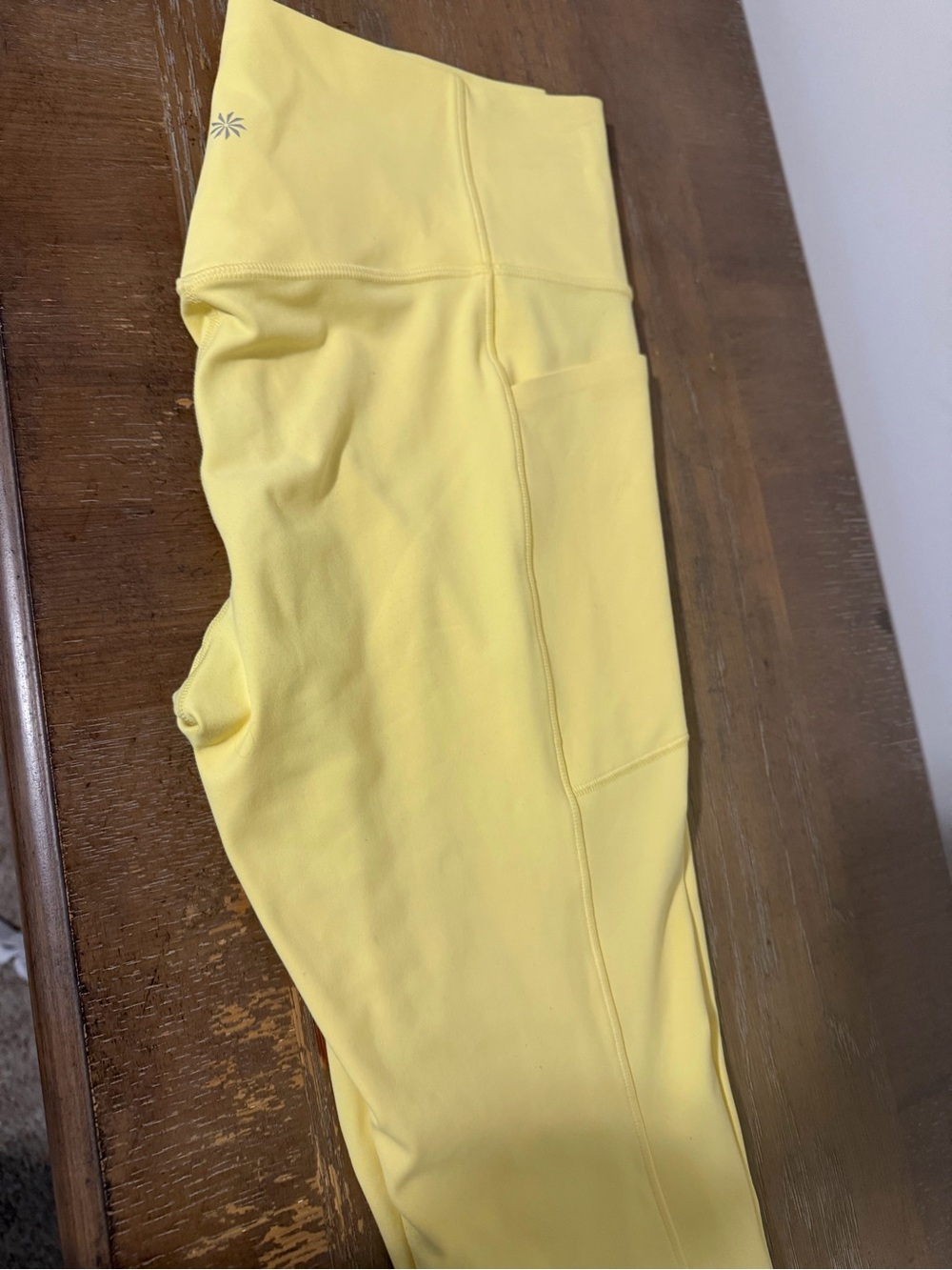 Athleta Salutation Stash 7/8 Tight